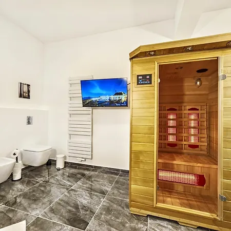 Apartment Designer Loft Fuer Bis Zu 15, Whirlpool, Infrarotsauna, Billard, Pokertisch, 2 Baeder Nürnberg