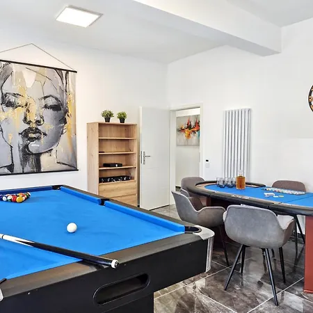 Designer Loft Fuer Bis Zu 15, Whirlpool, Infrarotsauna, Billard, Pokertisch, 2 Baeder Nürnberg