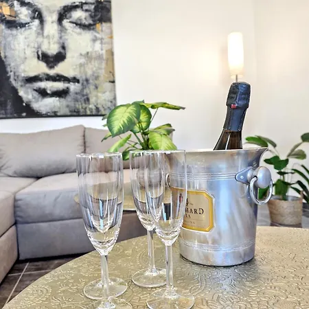 Designer Loft Fuer Bis Zu 15, Whirlpool, Infrarotsauna, Billard, Pokertisch, 2 Baeder Nürnberg