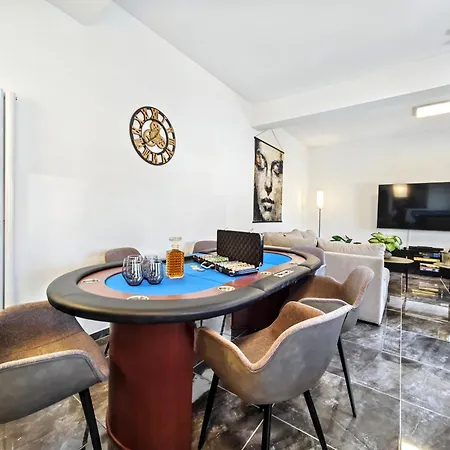 Designer Loft Fuer Bis Zu 15, Whirlpool, Infrarotsauna, Billard, Pokertisch, 2 Baeder شقة