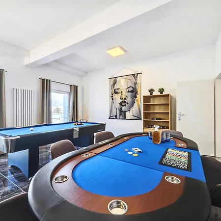 Designer Loft Fuer Bis Zu 15, Whirlpool, Infrarotsauna, Billard, Pokertisch, 2 Baeder شقة نورنبيرغ