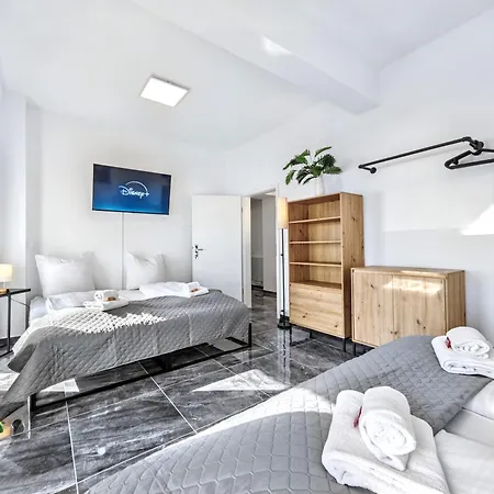 Designer Loft Fuer Bis Zu 15, Whirlpool, Infrarotsauna, Billard, Pokertisch, 2 Baeder * نورنبيرغ