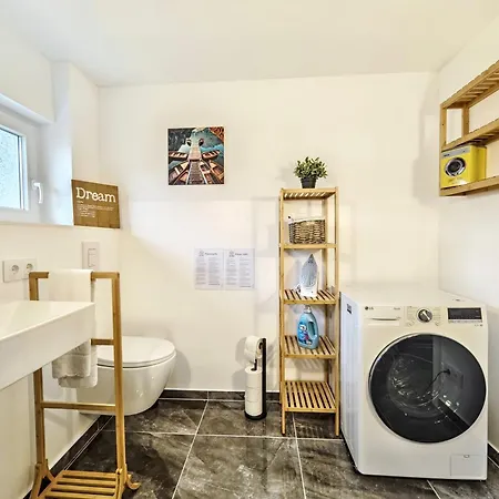Designer Loft Fuer Bis Zu 15, Whirlpool, Infrarotsauna, Billard, Pokertisch, 2 Baeder Apartment Nürnberg