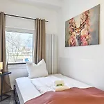 Designer Loft Fuer Bis Zu 15, Whirlpool, Infrarotsauna, Billard, Pokertisch, 2 Baeder דירה