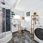 Designer Loft Fuer Bis Zu 15, Whirlpool, Infrarotsauna, Billard, Pokertisch, 2 Baeder דירה *