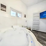 דירה Designer Loft Fuer Bis Zu 15, Whirlpool, Infrarotsauna, Billard, Pokertisch, 2 Baeder נירנברג