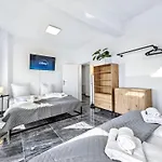 Designer Loft Fuer Bis Zu 15, Whirlpool, Infrarotsauna, Billard, Pokertisch, 2 Baeder * נירנברג