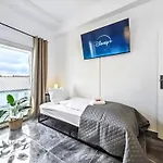 Designer Loft Fuer Bis Zu 15, Whirlpool, Infrarotsauna, Billard, Pokertisch, 2 Baeder דירה *