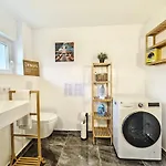Designer Loft Fuer Bis Zu 15, Whirlpool, Infrarotsauna, Billard, Pokertisch, 2 Baeder דירה נירנברג