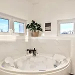 דירה Designer Loft Fuer Bis Zu 15, Whirlpool, Infrarotsauna, Billard, Pokertisch, 2 Baeder נירנברג