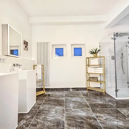 Designer Loft Fuer Bis Zu 15, Whirlpool, Infrarotsauna, Billard, Pokertisch, 2 Baeder דירה נירנברג