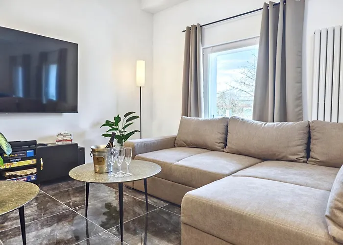 Appartamento Designer Loft Fuer Bis Zu 15, Whirlpool, Infrarotsauna, Billard, Pokertisch, 2 Baeder *