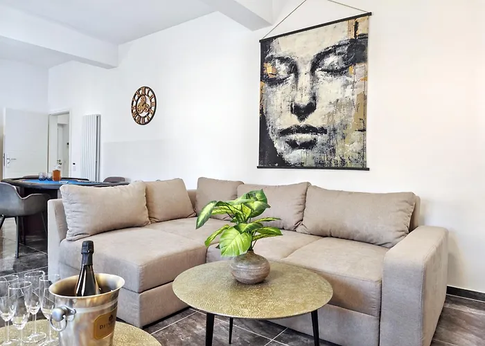 Designer Loft Fuer Bis Zu 15, Whirlpool, Infrarotsauna, Billard, Pokertisch, 2 Baeder Appartamento Norimberga