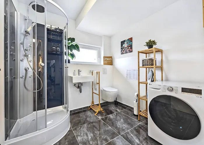 Designer Loft Fuer Bis Zu 15, Whirlpool, Infrarotsauna, Billard, Pokertisch, 2 Baeder Appartamento *