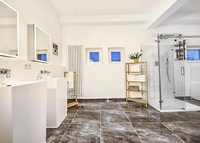Designer Loft Für Bis Zu 15, Whirlpool, Infrarotsauna, Billard, Pokertisch, 2 Bäder Apartment Nürnberg