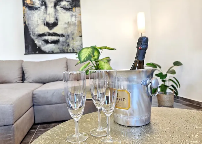 Designer Loft Fuer Bis Zu 15, Whirlpool, Infrarotsauna, Billard, Pokertisch, 2 Baeder Norimberga