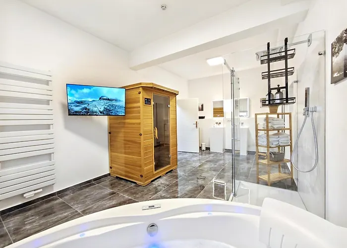Appartamento Designer Loft Fuer Bis Zu 15, Whirlpool, Infrarotsauna, Billard, Pokertisch, 2 Baeder *
