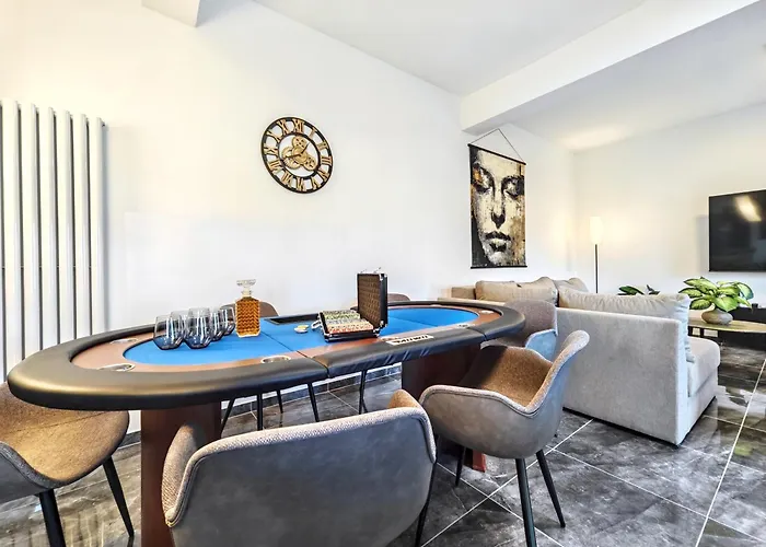 Designer Loft Fuer Bis Zu 15, Whirlpool, Infrarotsauna, Billard, Pokertisch, 2 Baeder Appartamento Norimberga