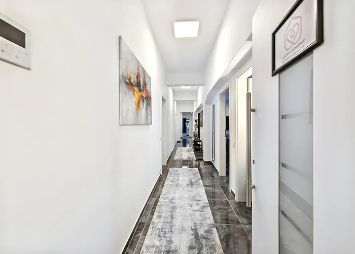 Designer Loft Fuer Bis Zu 15, Whirlpool, Infrarotsauna, Billard, Pokertisch, 2 Baeder * Norimberga