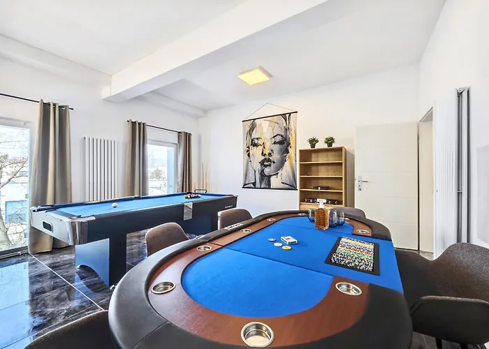 Designer Loft Für Bis Zu 15, Whirlpool, Infrarotsauna, Billard, Pokertisch, 2 Bäder Apartment Nürnberg