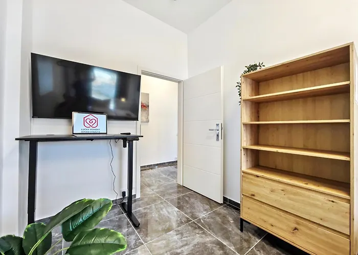Designer Loft Fuer Bis Zu 15, Whirlpool, Infrarotsauna, Billard, Pokertisch, 2 Baeder Appartamento Norimberga
