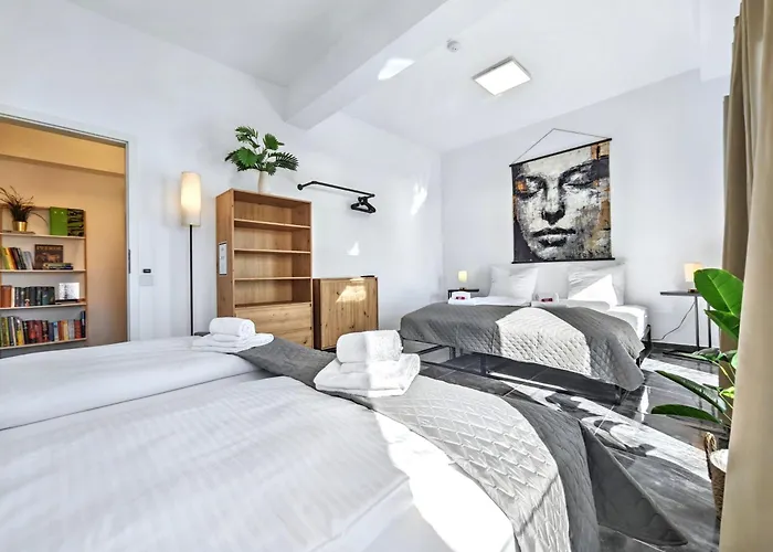 Appartamento Designer Loft Fuer Bis Zu 15, Whirlpool, Infrarotsauna, Billard, Pokertisch, 2 Baeder Norimberga