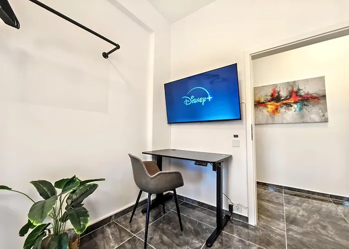 Designer Loft Fuer Bis Zu 15, Whirlpool, Infrarotsauna, Billard, Pokertisch, 2 Baeder Appartamento