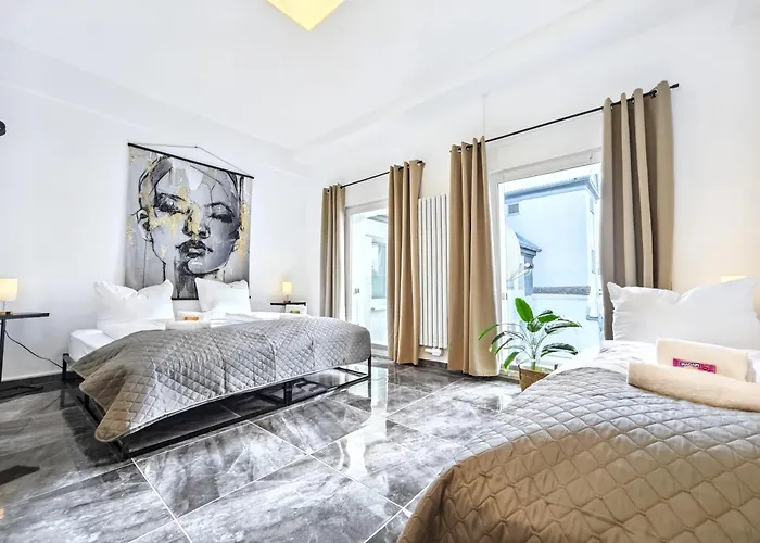 Designer Loft Für Bis Zu 15, Whirlpool, Infrarotsauna, Billard, Pokertisch, 2 Bäder *