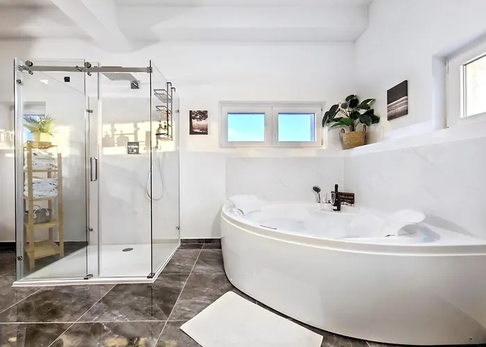 Designer Loft Fuer Bis Zu 15, Whirlpool, Infrarotsauna, Billard, Pokertisch, 2 Baeder Appartamento *