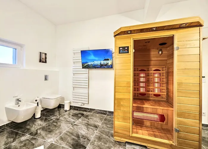 Appartamento Designer Loft Fuer Bis Zu 15, Whirlpool, Infrarotsauna, Billard, Pokertisch, 2 Baeder *